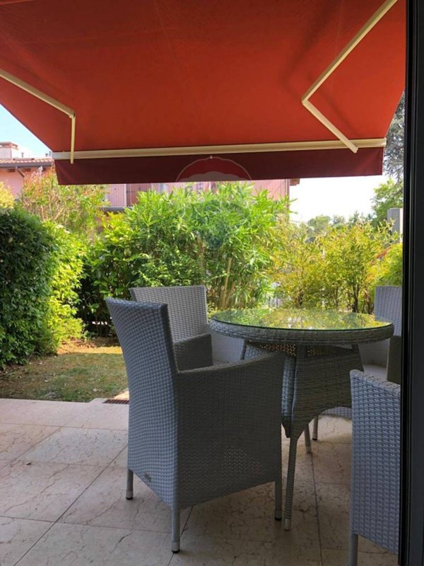 appartamento in vendita a Sirmione in zona Lugana