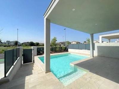 casa indipendente in vendita a Sirmione