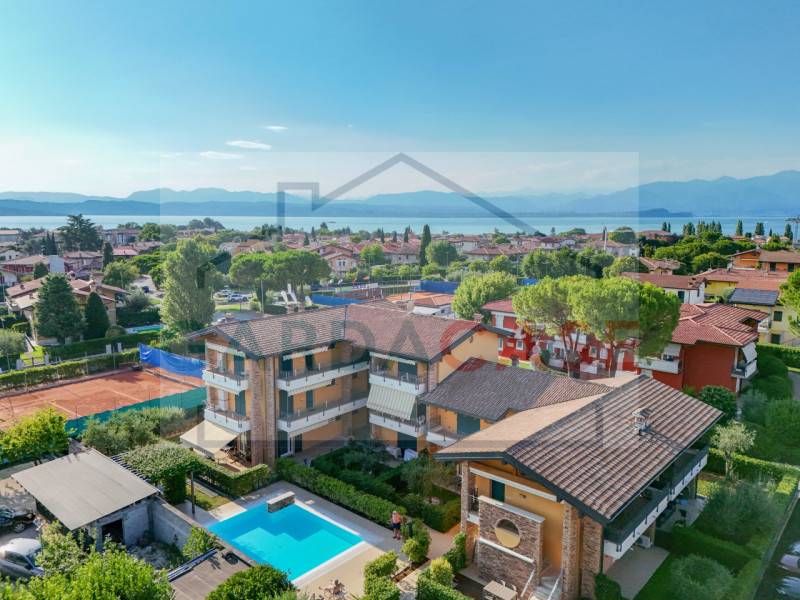 appartamento in vendita a Sirmione in zona Colombare