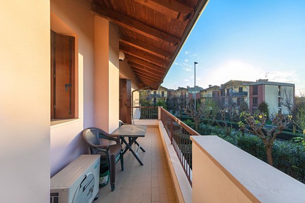 appartamento in vendita a Sirmione in zona Lugana