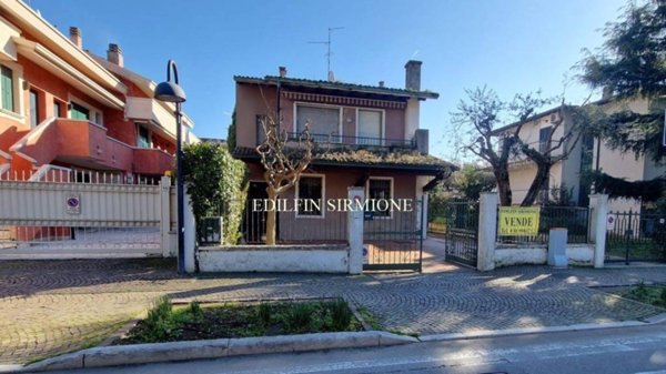 casa indipendente in vendita a Sirmione