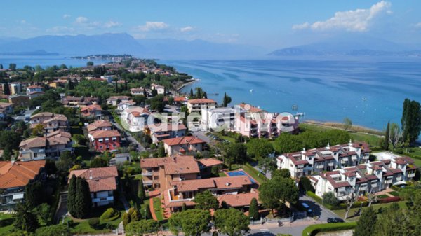 appartamento in vendita a Sirmione in zona Colombare