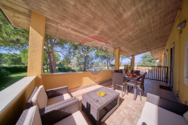 appartamento in vendita a Sirmione in zona Colombare