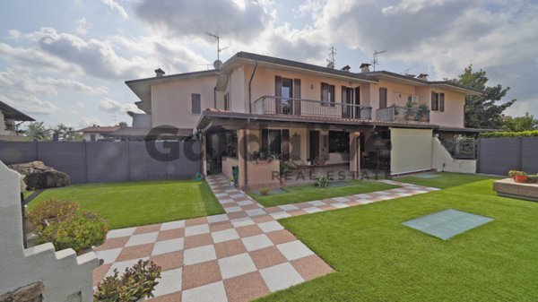 casa indipendente in vendita a Sirmione in zona Lugana