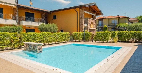 appartamento in vendita a Sirmione in zona Colombare
