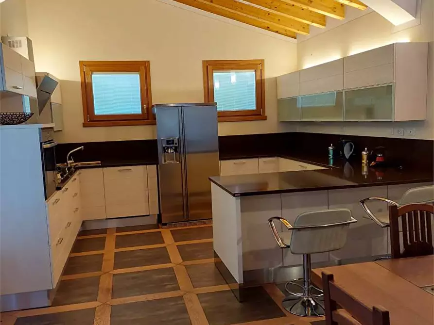 villa in vendita a Sirmione in zona Chiodi