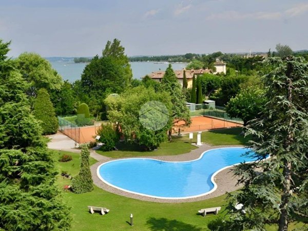 appartamento in vendita a Sirmione in zona Colombare