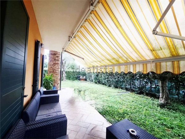appartamento in vendita a Sirmione in zona Colombare