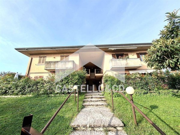 appartamento in vendita a Sirmione in zona Lugana