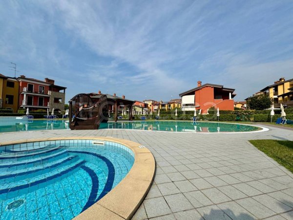 appartamento in vendita a Sirmione in zona Lugana