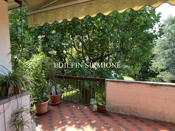 appartamento in vendita a Sirmione in zona Colombare