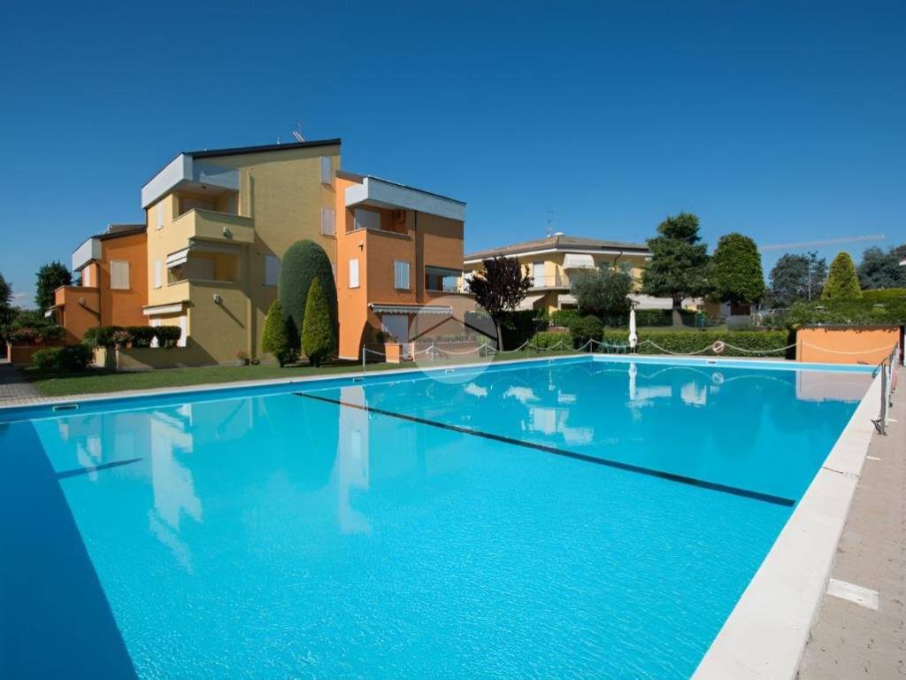 appartamento in vendita a Sirmione in zona Lugana