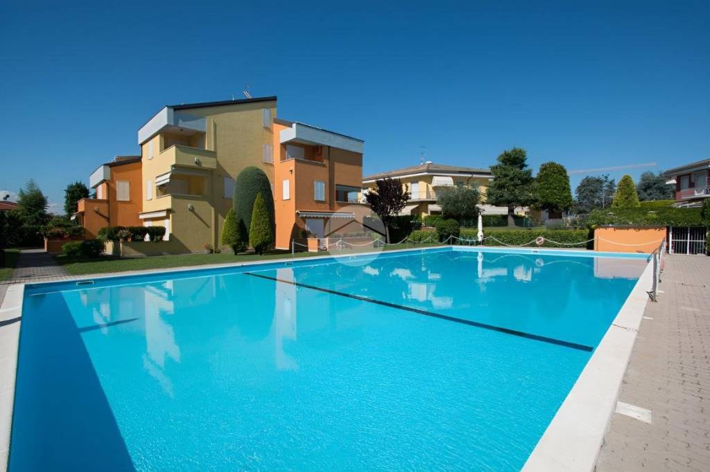 appartamento in vendita a Sirmione in zona Lugana