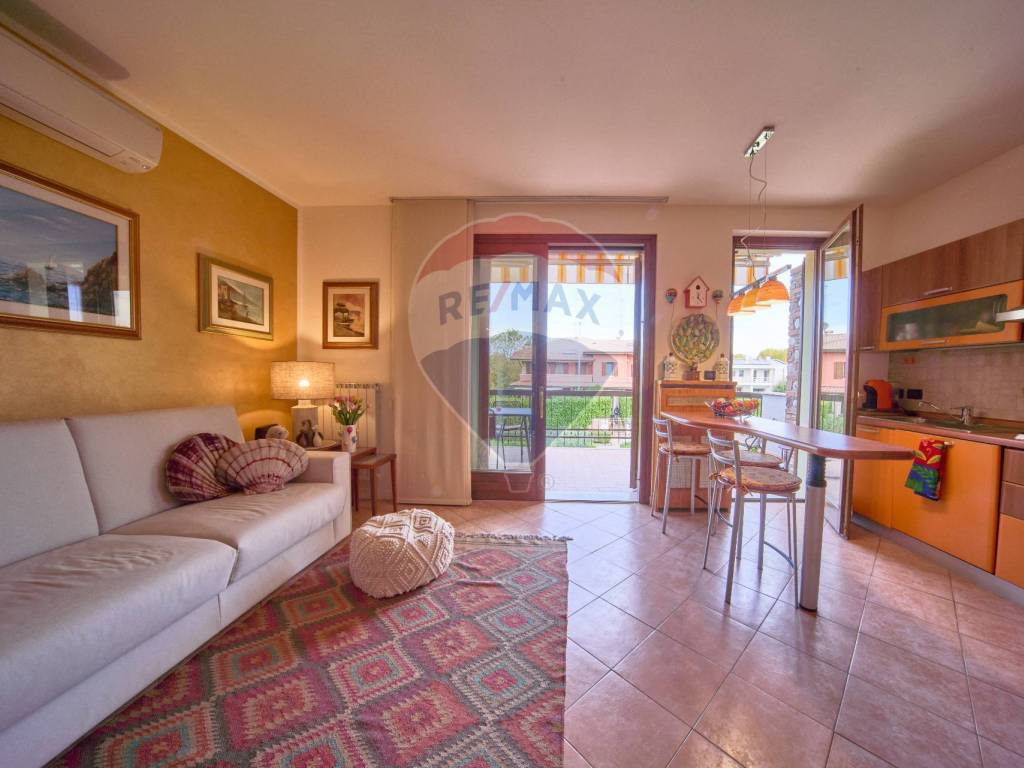 appartamento in vendita a Sirmione in zona Colombare