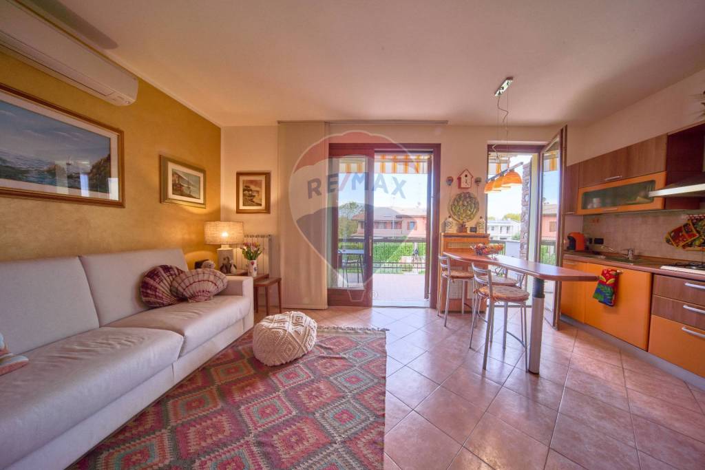 appartamento in vendita a Sirmione in zona Colombare