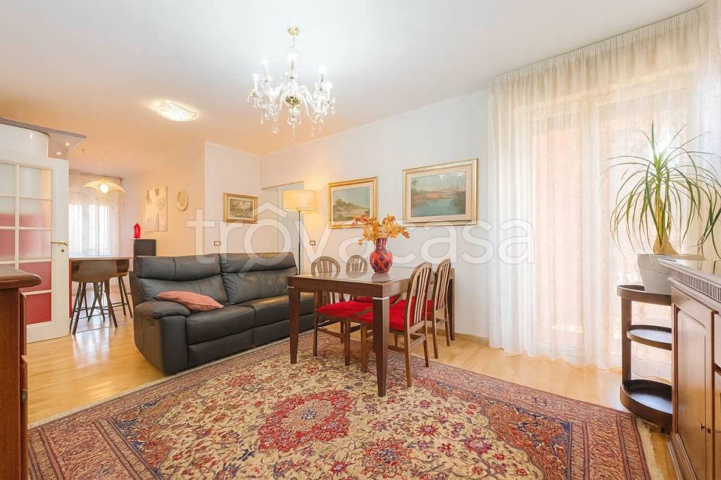 appartamento in vendita a Sirmione in zona Lugana