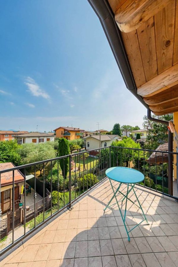 appartamento in vendita a Sirmione in zona Colombare