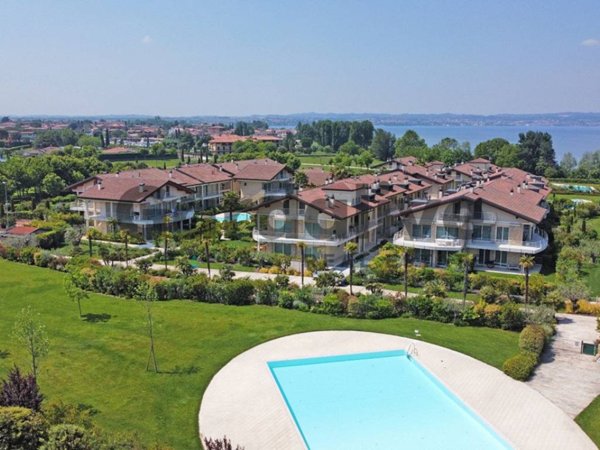 appartamento in vendita a Sirmione in zona Colombare