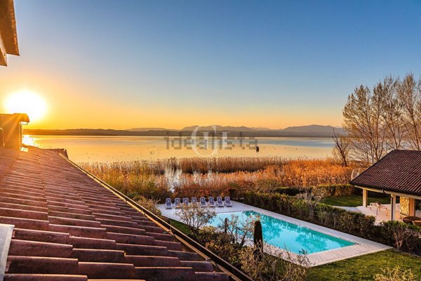 casa indipendente in vendita a Sirmione