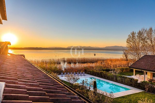 casa indipendente in vendita a Sirmione