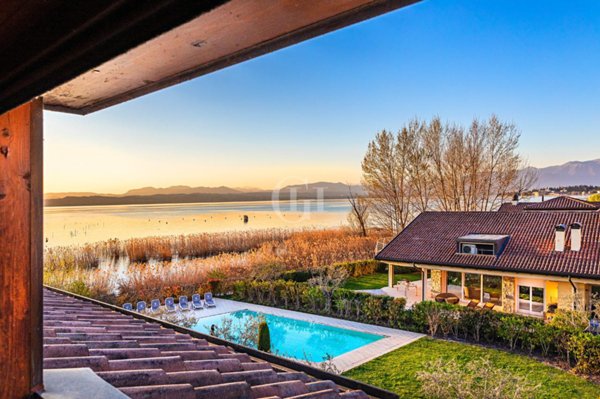 casa indipendente in vendita a Sirmione