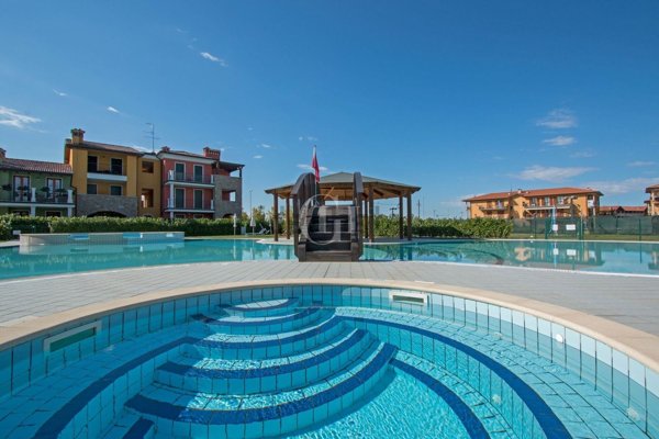 appartamento in vendita a Sirmione in zona Lugana