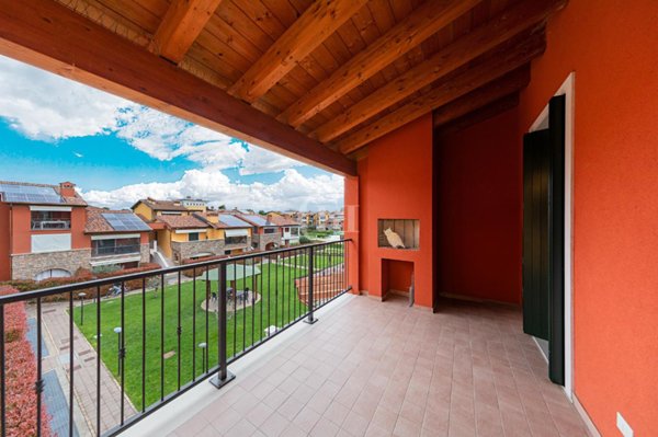 appartamento in vendita a Sirmione in zona Lugana