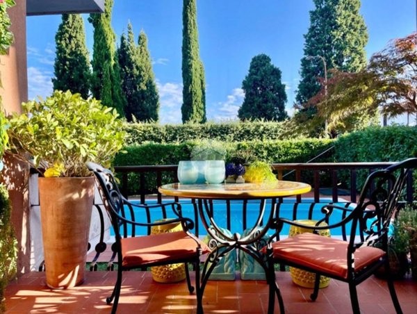 appartamento in vendita a Sirmione in zona Colombare