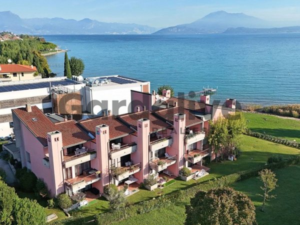 appartamento in vendita a Sirmione in zona Colombare
