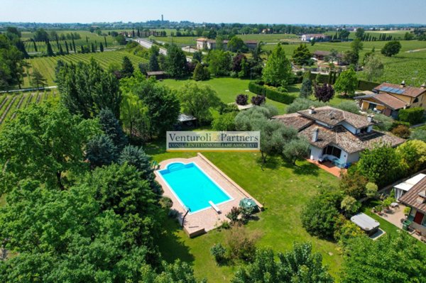 casa indipendente in vendita a Sirmione in zona Lugana