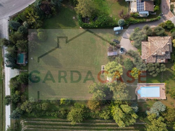 casa indipendente in vendita a Sirmione in zona Lugana