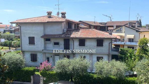 appartamento in vendita a Sirmione in zona Colombare