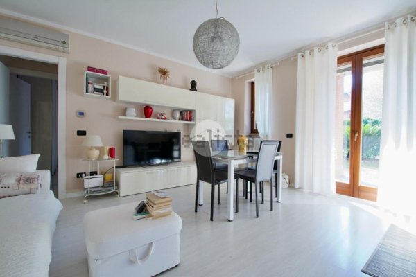 appartamento in vendita a Sirmione in zona Lugana