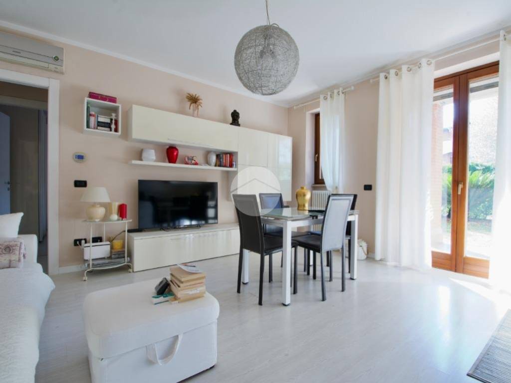 appartamento in vendita a Sirmione in zona Lugana
