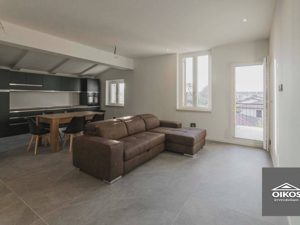 appartamento in vendita a Sirmione in zona Colombare