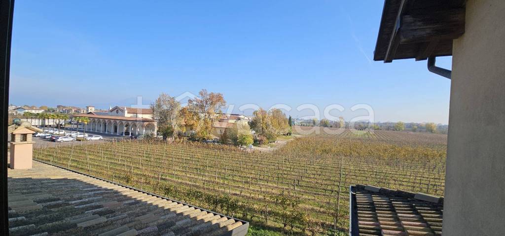 appartamento in vendita a Sirmione in zona Lugana