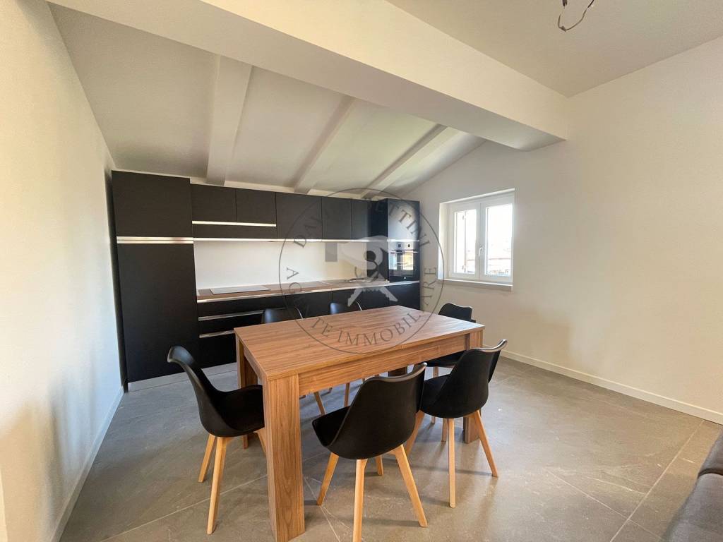 appartamento in vendita a Sirmione in zona Colombare