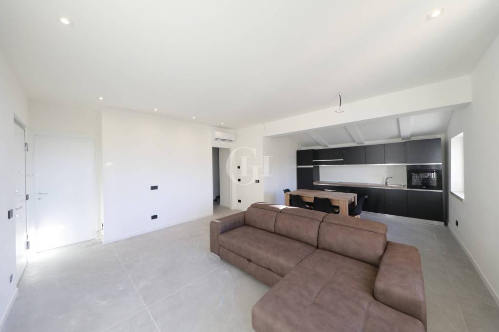 appartamento in vendita a Sirmione in zona Colombare