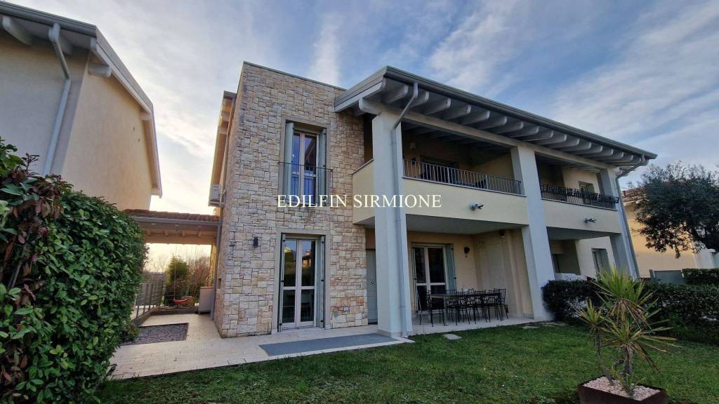 casa indipendente in vendita a Sirmione in zona Lugana