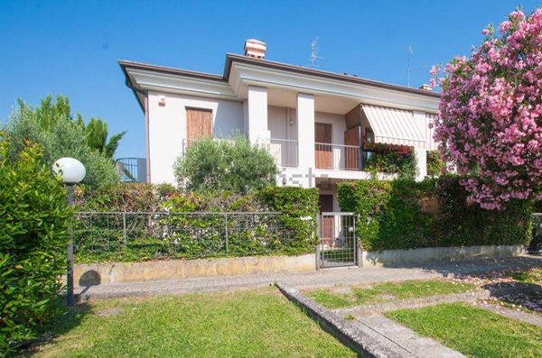 casa indipendente in vendita a Sirmione