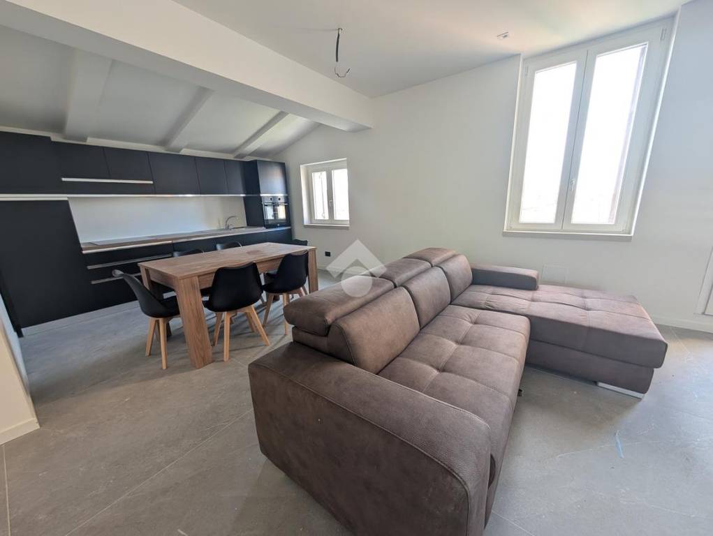 appartamento in vendita a Sirmione in zona Colombare