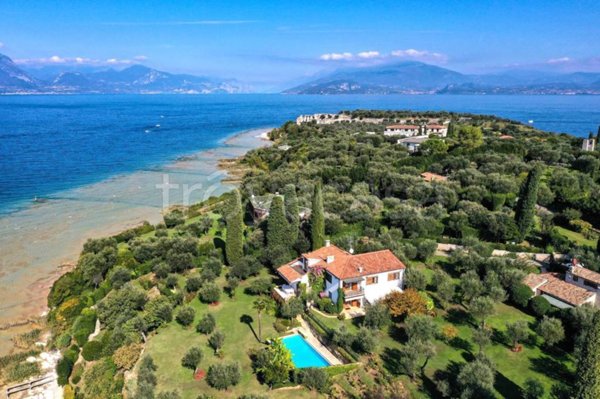 casa indipendente in vendita a Sirmione