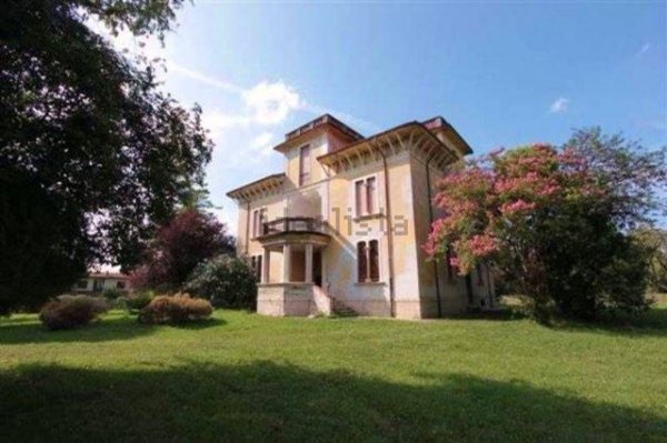 casa indipendente in vendita a Sirmione in zona Lugana