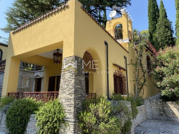 casa indipendente in vendita a Sirmione