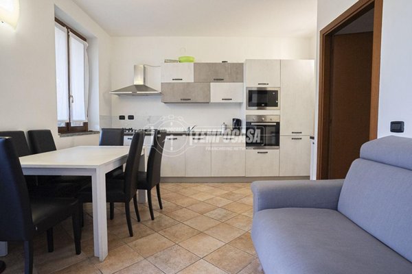 appartamento in vendita a Sirmione in zona Chiodi