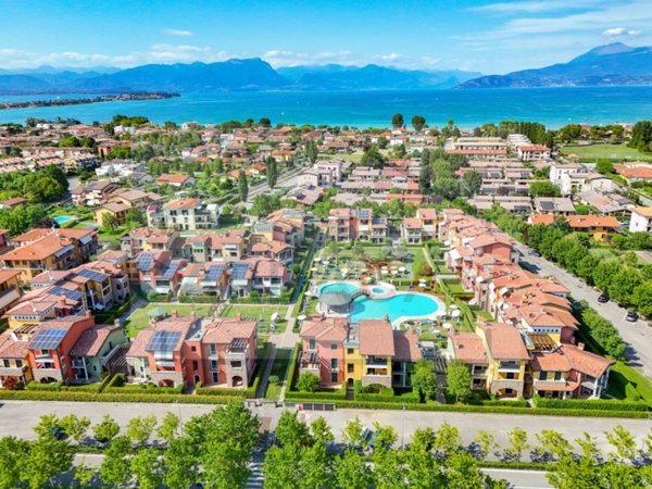 appartamento in vendita a Sirmione in zona Lugana