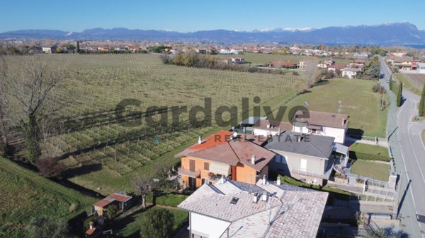 appartamento in vendita a Sirmione in zona Rovizza