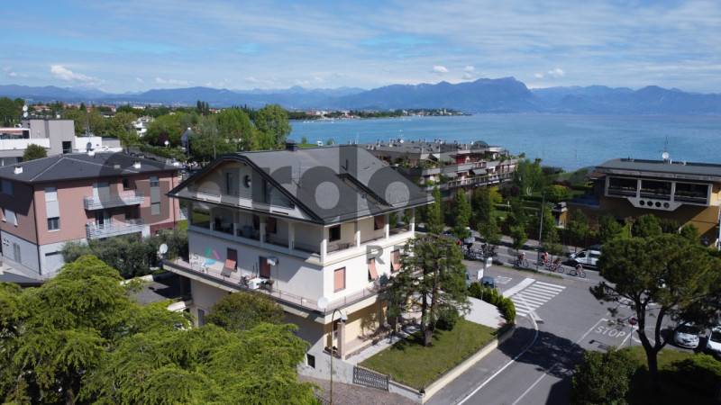 intera palazzina in vendita a Sirmione in zona Lugana