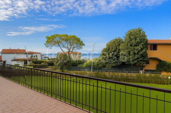appartamento in vendita a Sirmione in zona Colombare