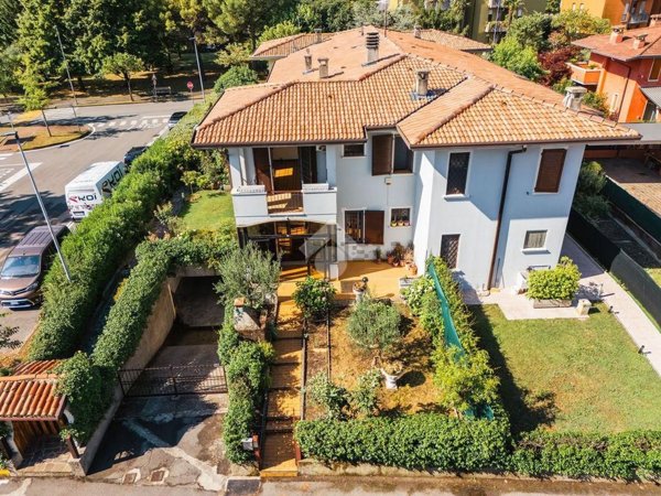 appartamento in vendita a Sirmione in zona Lugana